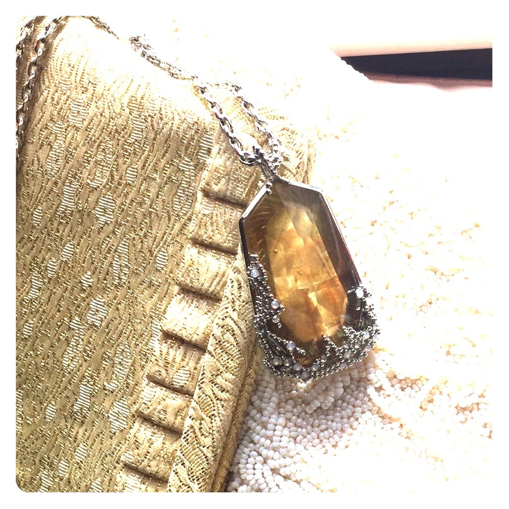 C+I Ocean Lace Long Pendant Necklace